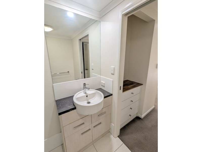 4/15 McLean Street, Cairns North QLD 4870