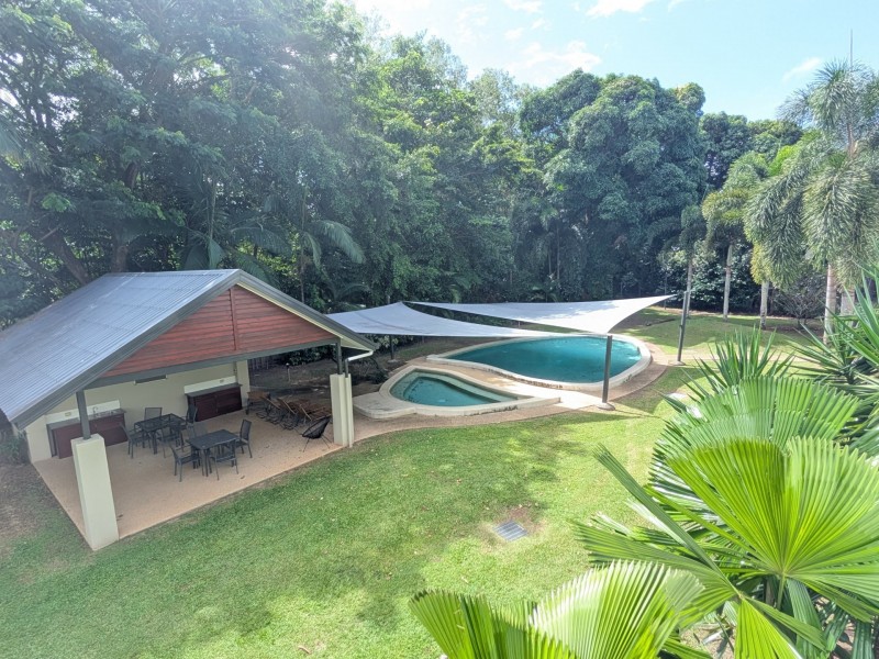 4/15 McLean Street, Cairns North QLD 4870