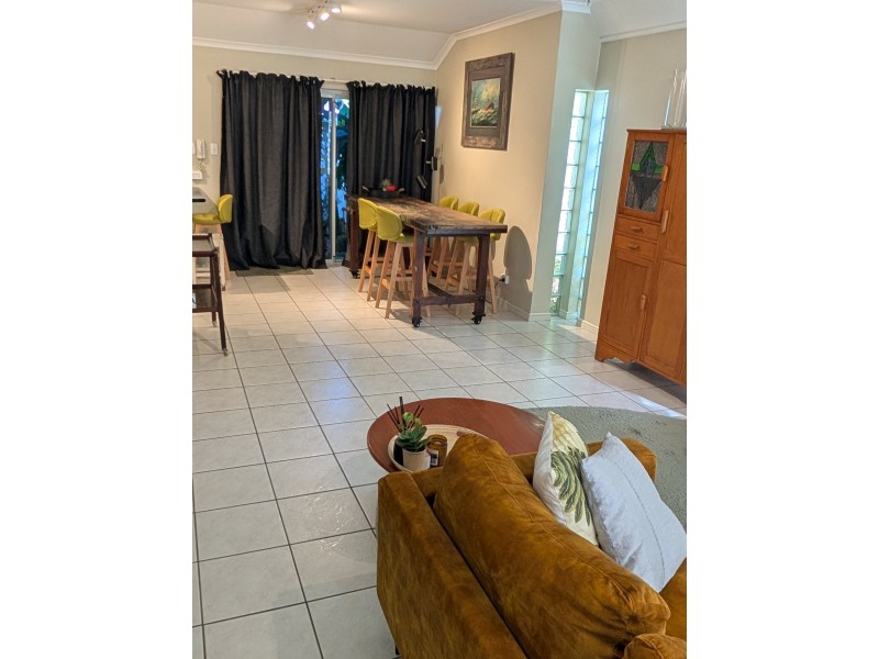 10/67 Digger Street, Cairns North QLD 4870