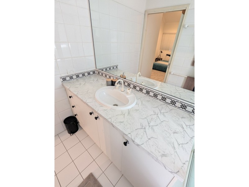 10/67 Digger Street, Cairns North QLD 4870