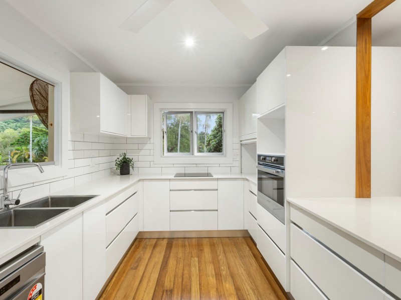 14 Blue Hills Crescent, Freshwater QLD 4870