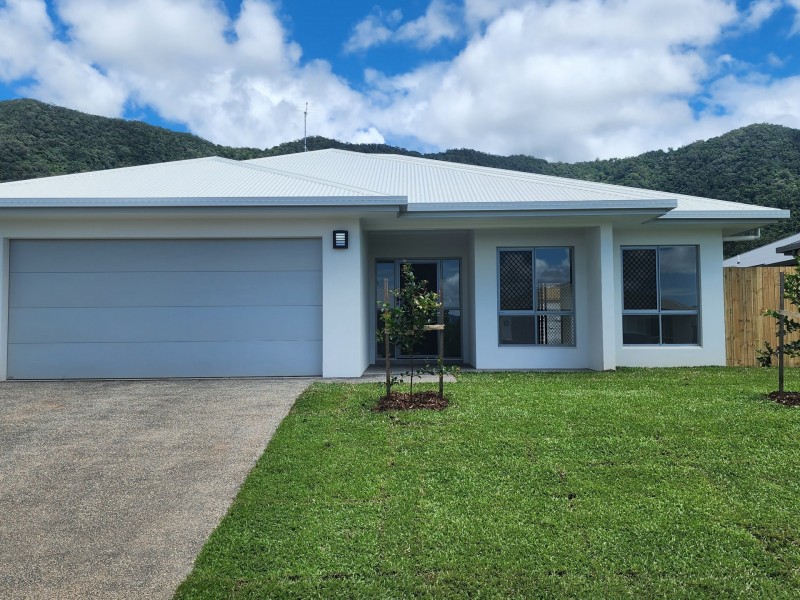 8 Creekview Parade, Bentley Park QLD 4869