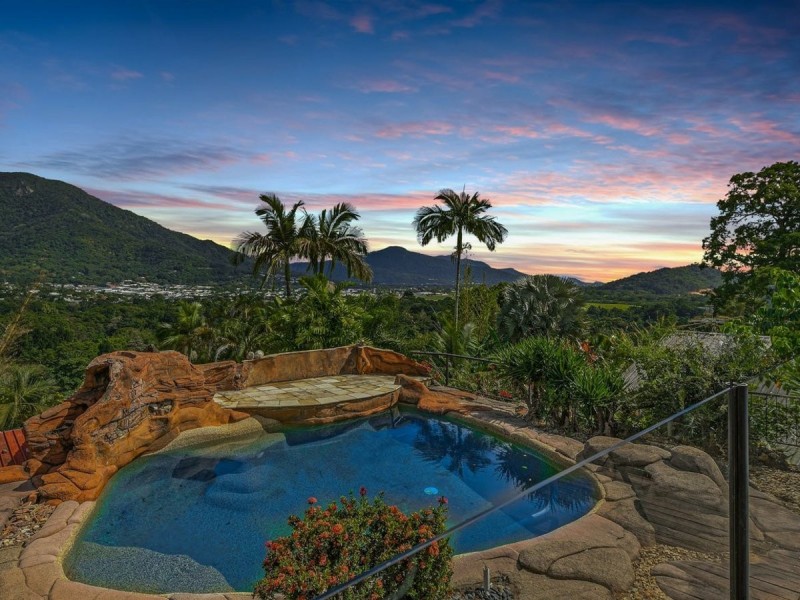 37 View Street, Brinsmead QLD 4870