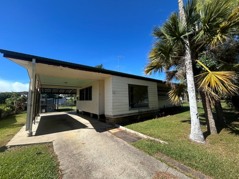 12 Smallwood Street, Mooroobool QLD 4870
