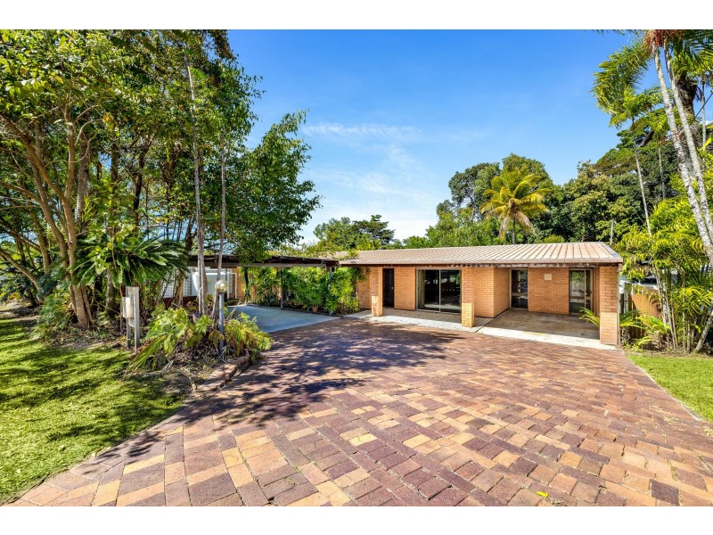 51 Hillview Crescent, Whitfield QLD 4870