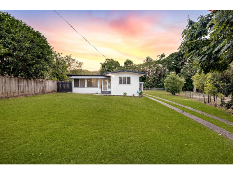 4 Balzer Close, Whitfield QLD 4870