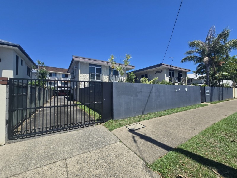 2/281 Lake Street, Cairns North QLD 4870