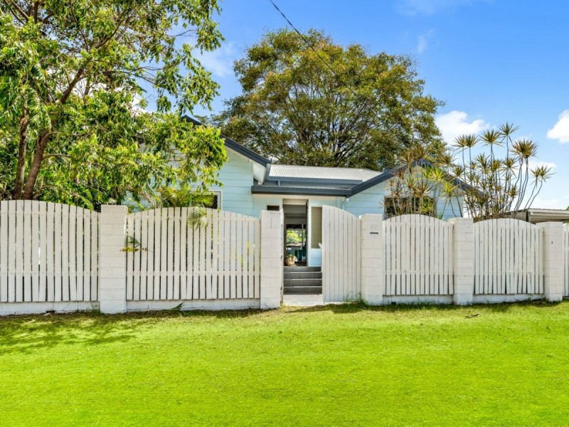 90 Earl Street, Westcourt QLD 4870