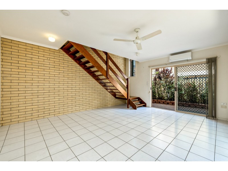 21 Calder Street, Edge Hill QLD 4870