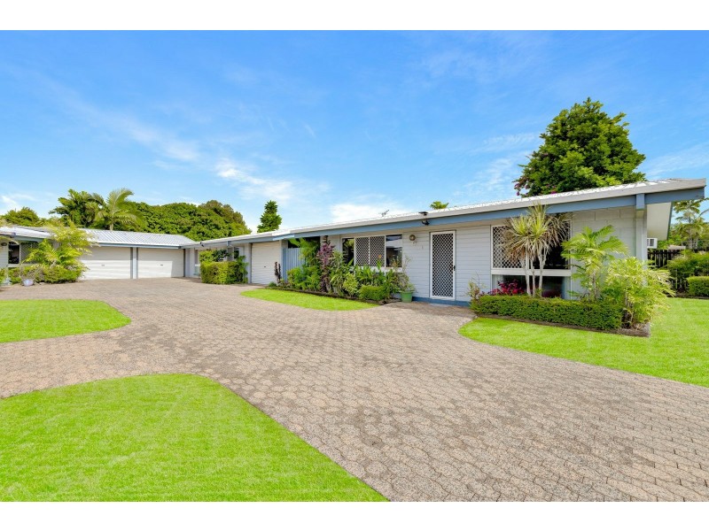 2/139 English Street, Manunda QLD 4870