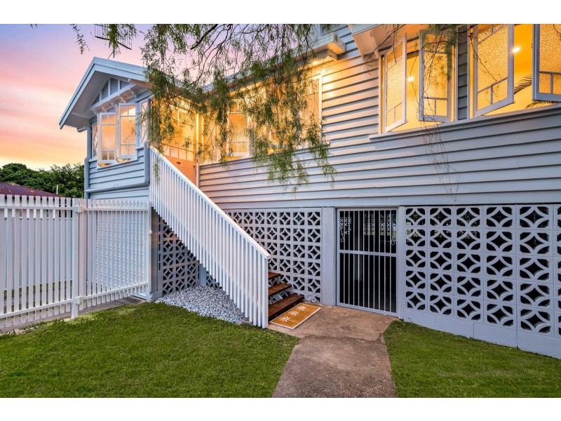 127 Collins Avenue, Edge Hill QLD 4870