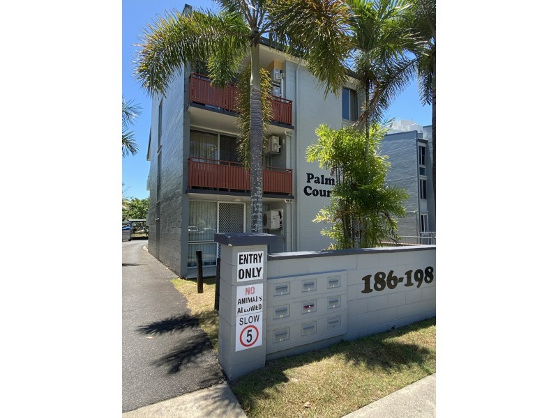 25/186 Lake Street, Cairns North QLD 4870