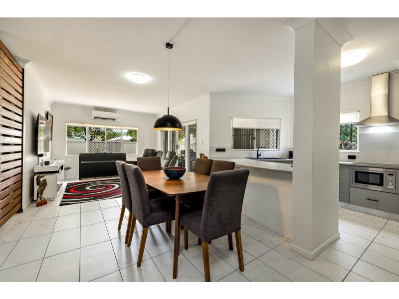 2/12 Grantala Street, Manoora QLD 4870