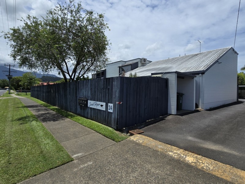 2/24 Jensen Street, Manoora QLD 4870