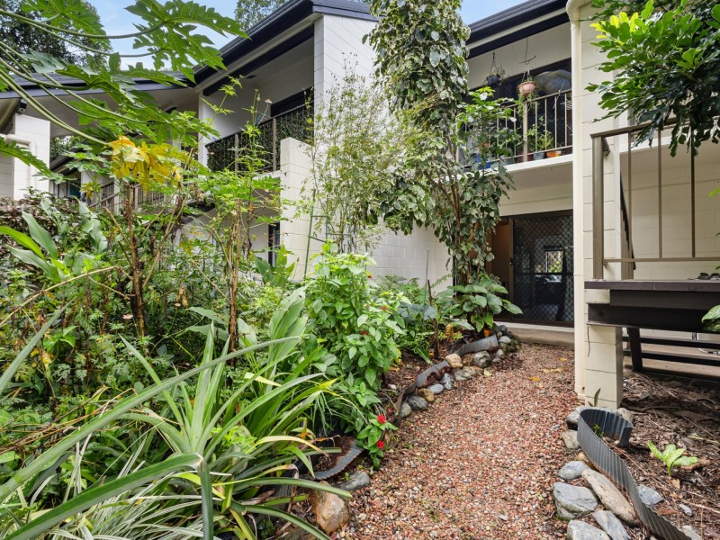 6/4 McPherson Close, Edge Hill QLD 4870