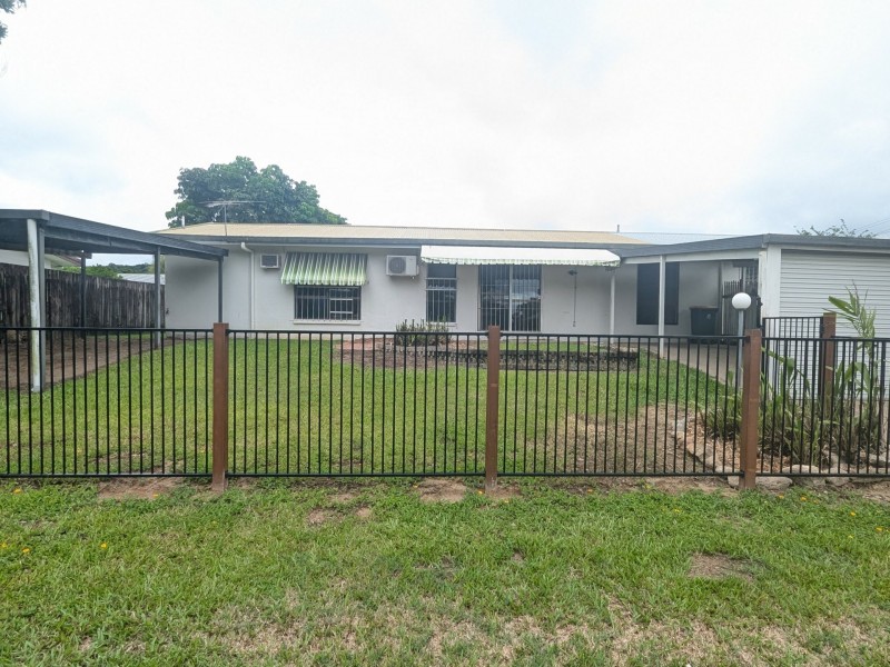 2/113 Jensen Street, Whitfield QLD 4870