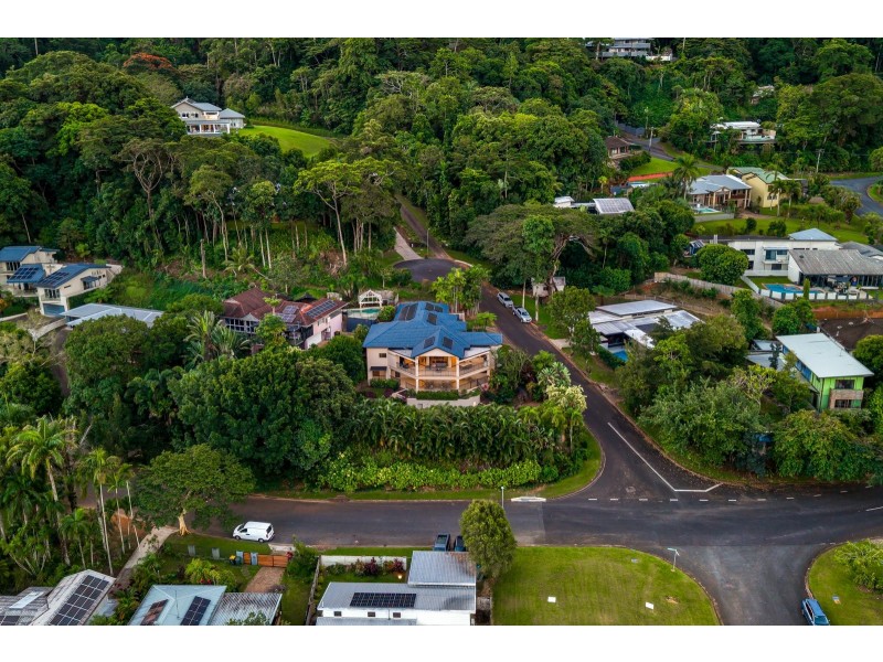 1 Alison Close, Edge Hill QLD 4870