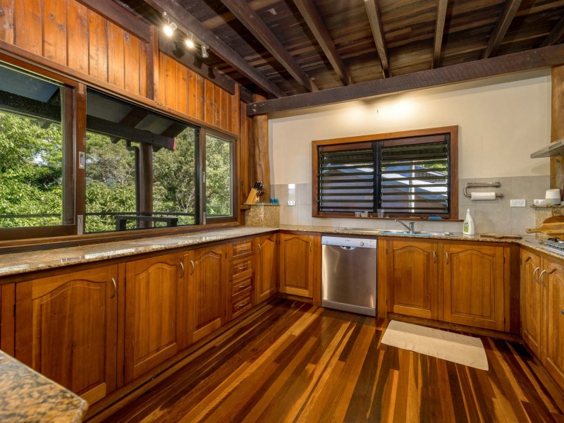 137 Sydney Street, Bayview Heights QLD 4868