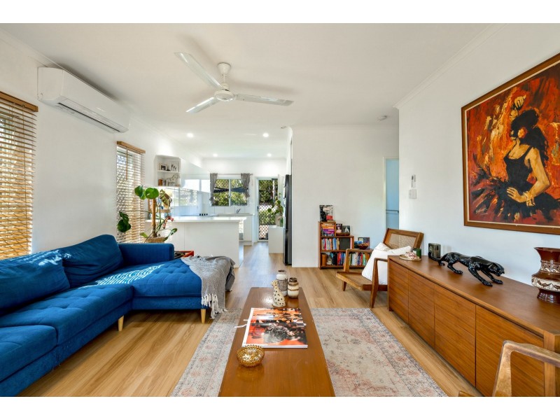 7/401-409 McCoombe Street, Mooroobool QLD 4870