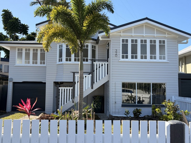 320 Pease Street, Edge Hill QLD 4870