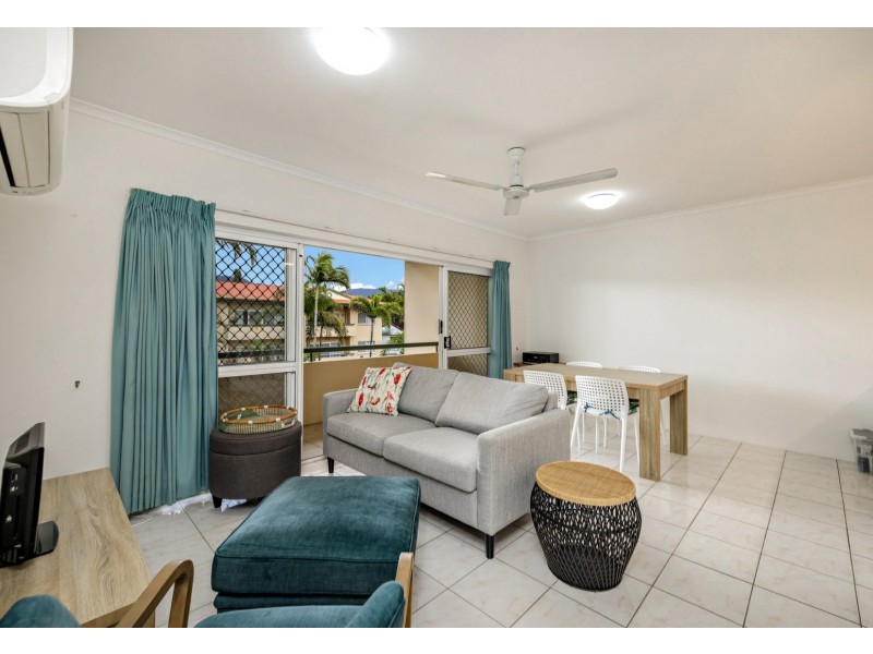 214/191 Mcleod Street, Cairns North QLD 4870