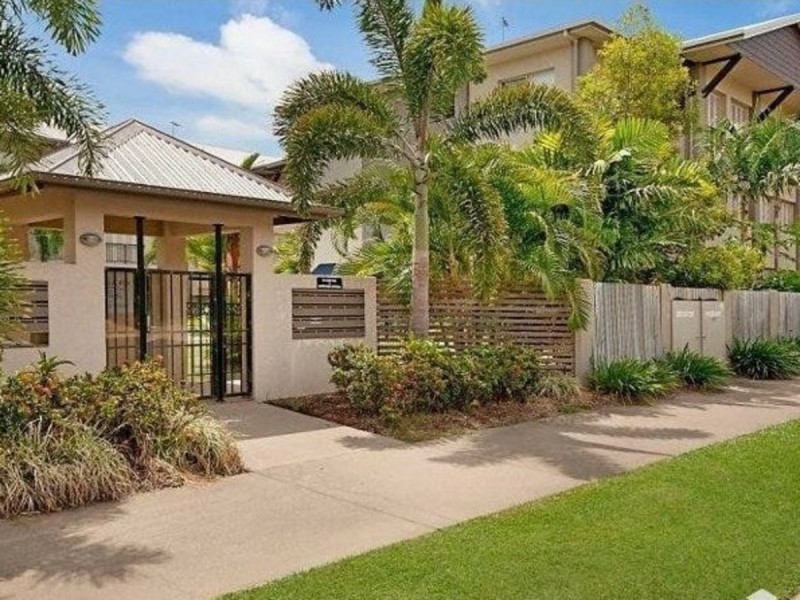 313/2-8 Centenary Close, Manoora QLD 4870