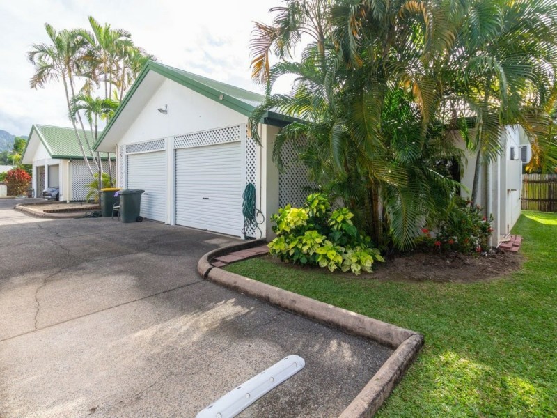 4/364 McCoombe Street, Mooroobool QLD 4870