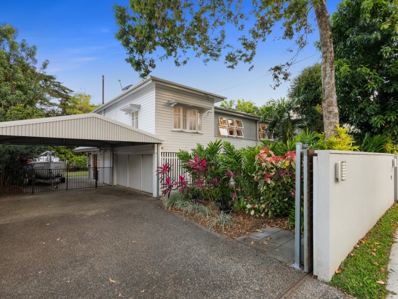 5 Mona Street, Whitfield QLD 4870