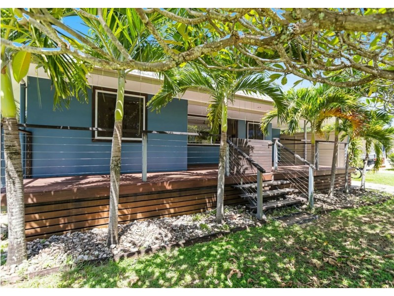 7A Cassia Street, Holloways Beach QLD 4878