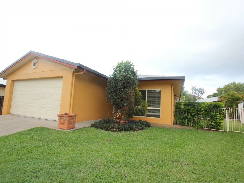 8 Shamrock Avenue, Brinsmead QLD 4870