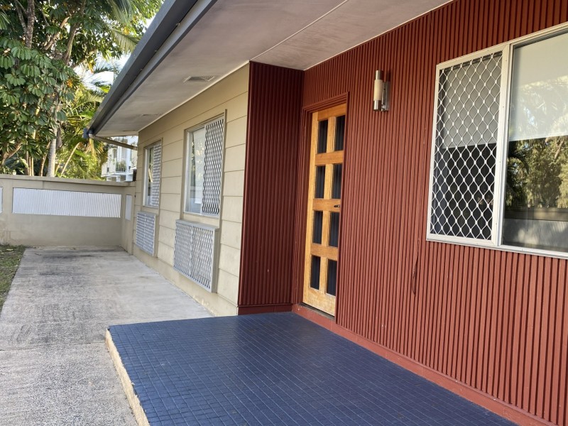 13 Bouganvillea Street, Holloways Beach QLD 4878