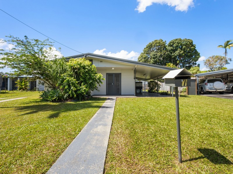 7 Smallwood Street, Mooroobool QLD 4870