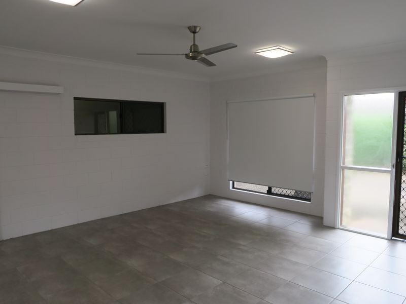 2/12 Springfield Crescent, Manoora QLD 4870