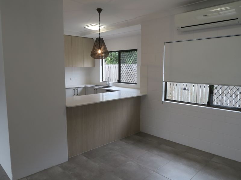 2/12 Springfield Crescent, Manoora QLD 4870