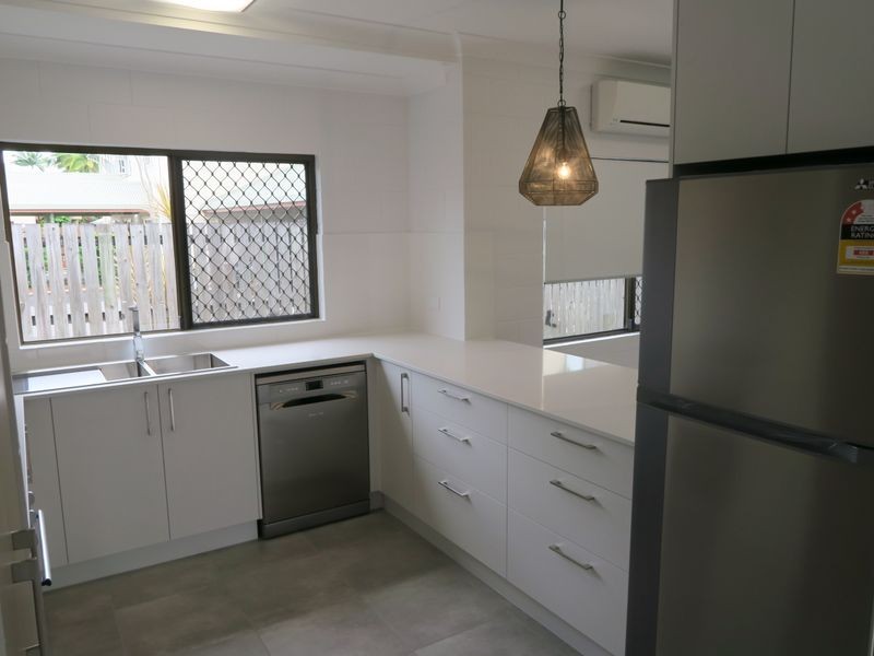 2/12 Springfield Crescent, Manoora QLD 4870
