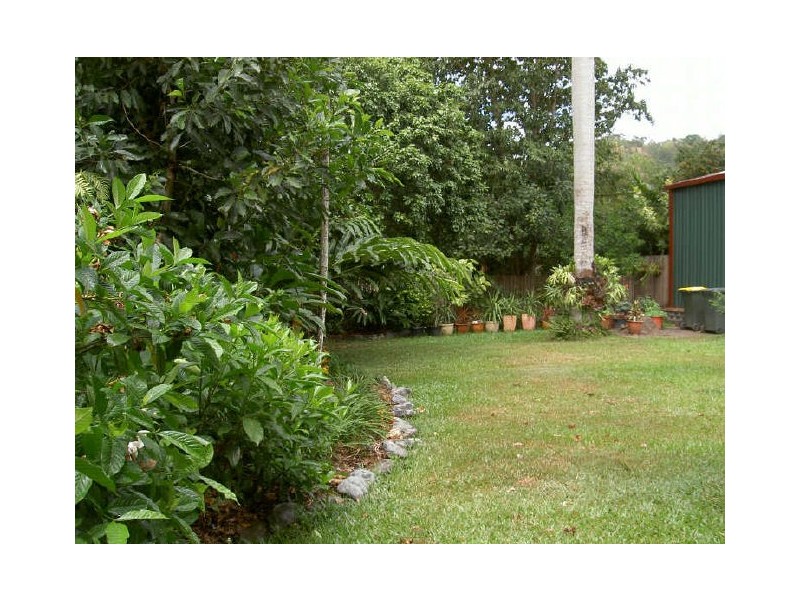 35 Kevin Street, Whitfield QLD 4870