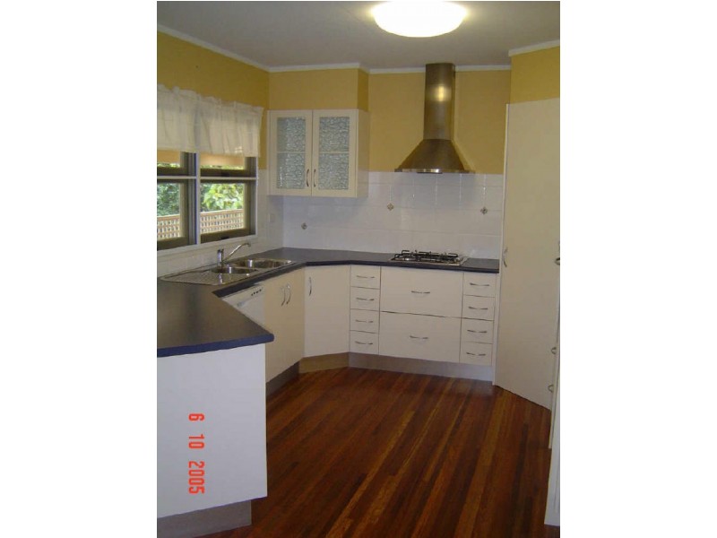 35 Kevin Street, Whitfield QLD 4870