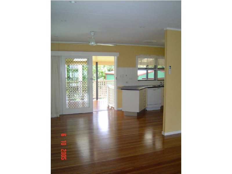 35 Kevin Street, Whitfield QLD 4870