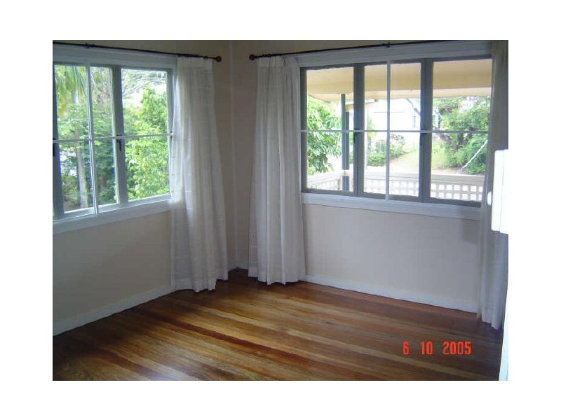 35 Kevin Street, Whitfield QLD 4870