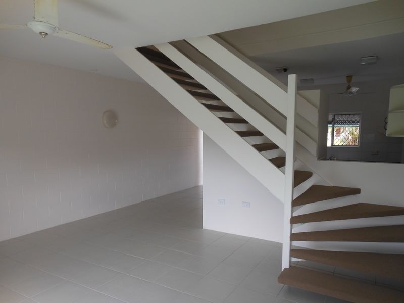 4/11 Pioneer Street, Manoora QLD 4870