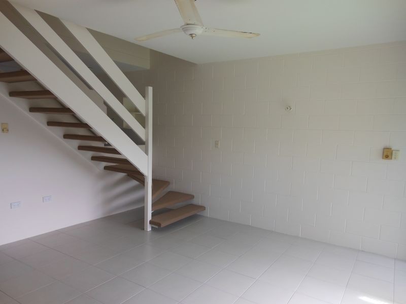 4/11 Pioneer Street, Manoora QLD 4870