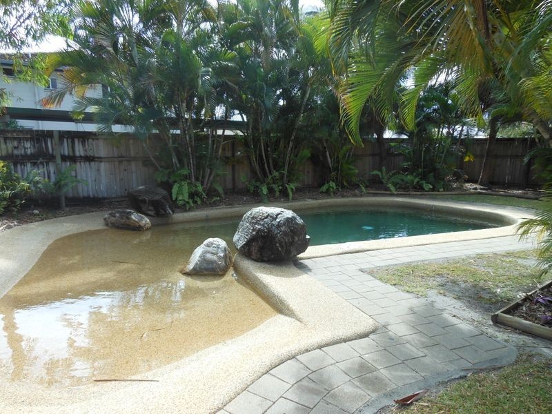 4/11 Pioneer Street, Manoora QLD 4870