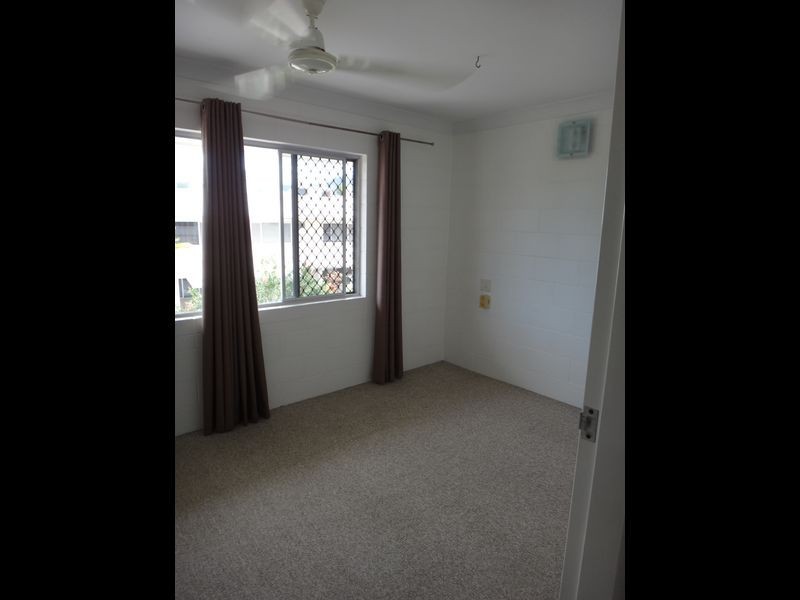 4/10 Crathern Close, Edge Hill QLD 4870