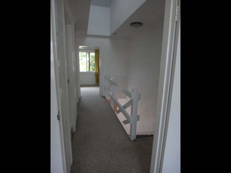 4/10 Crathern Close, Edge Hill QLD 4870