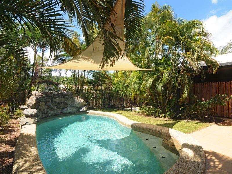 1 Windamere Close, Brinsmead QLD 4870