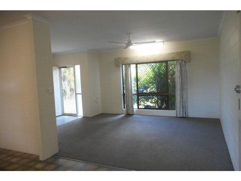 6 Beagle Close, Bentley Park QLD 4869