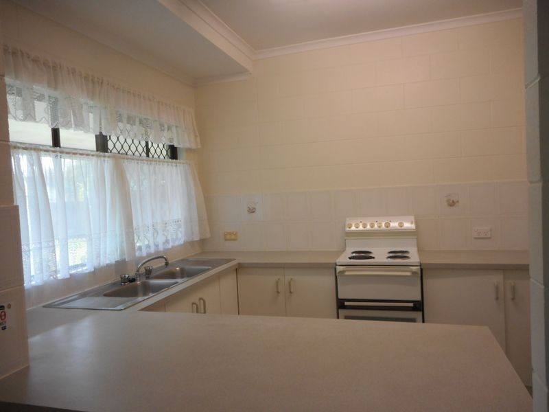 6 Beagle Close, Bentley Park QLD 4869