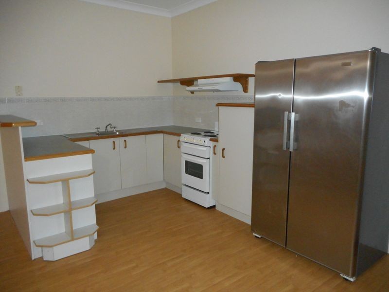 2/24 Macilwraith Street, Manoora QLD 4870