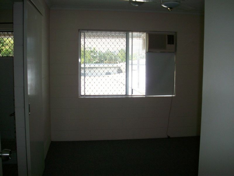 8/180 Pease Street, Manoora QLD 4870