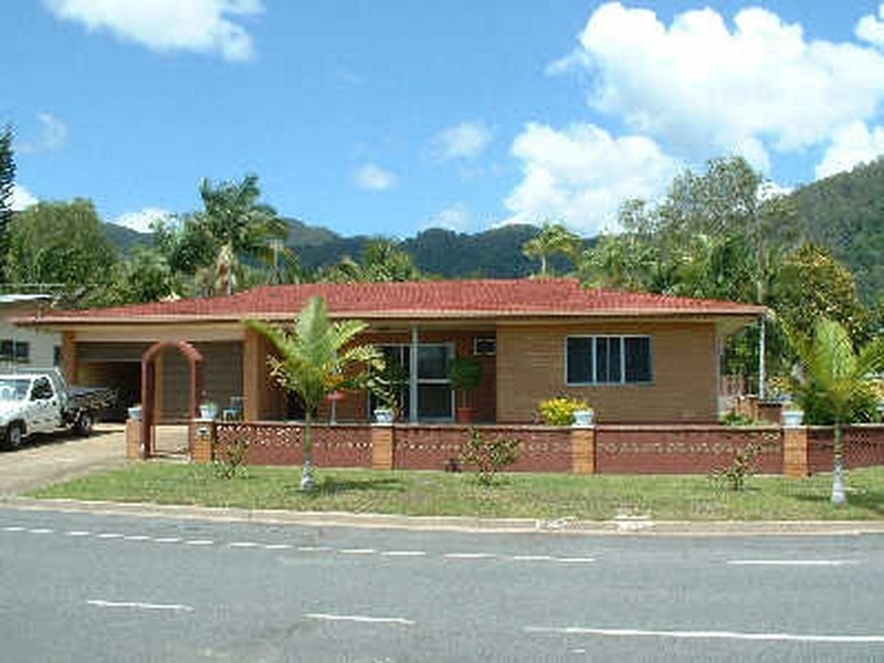 7 Carnation Drive, Mooroobool QLD 4870